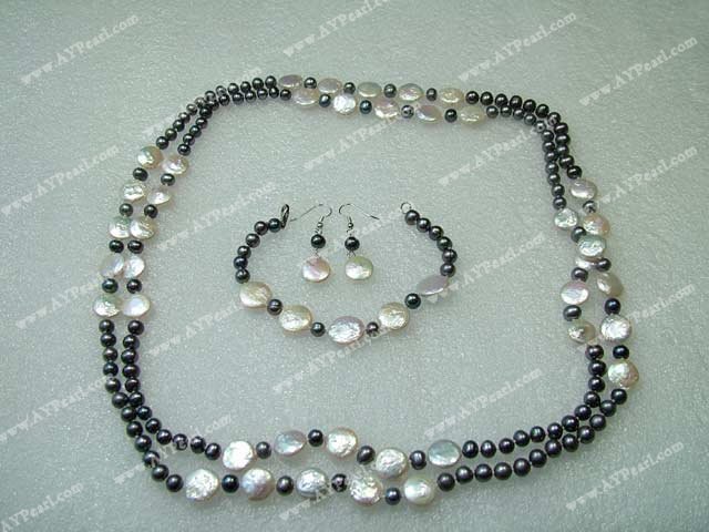 pearl necklace/bracelet