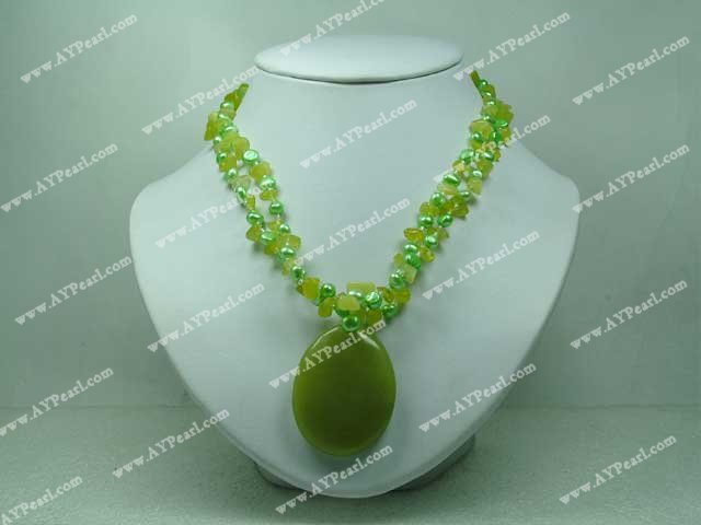 Yellow jade dyed pearl necklace